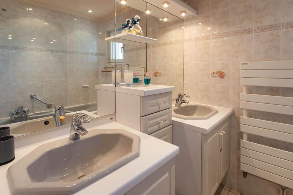 A6- 2 Bdr Incredible Sea View - Ac, Garage & Terrace Apartment Antibes Exterior foto